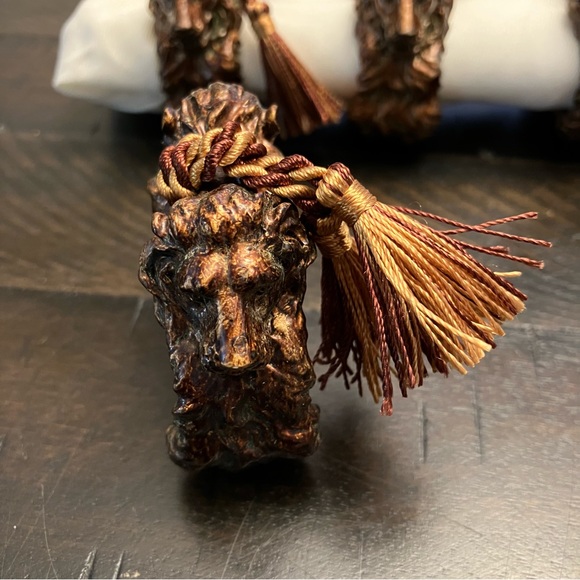 NEW Set of 8 Medieval Napkin rings - Picture 5 of 6